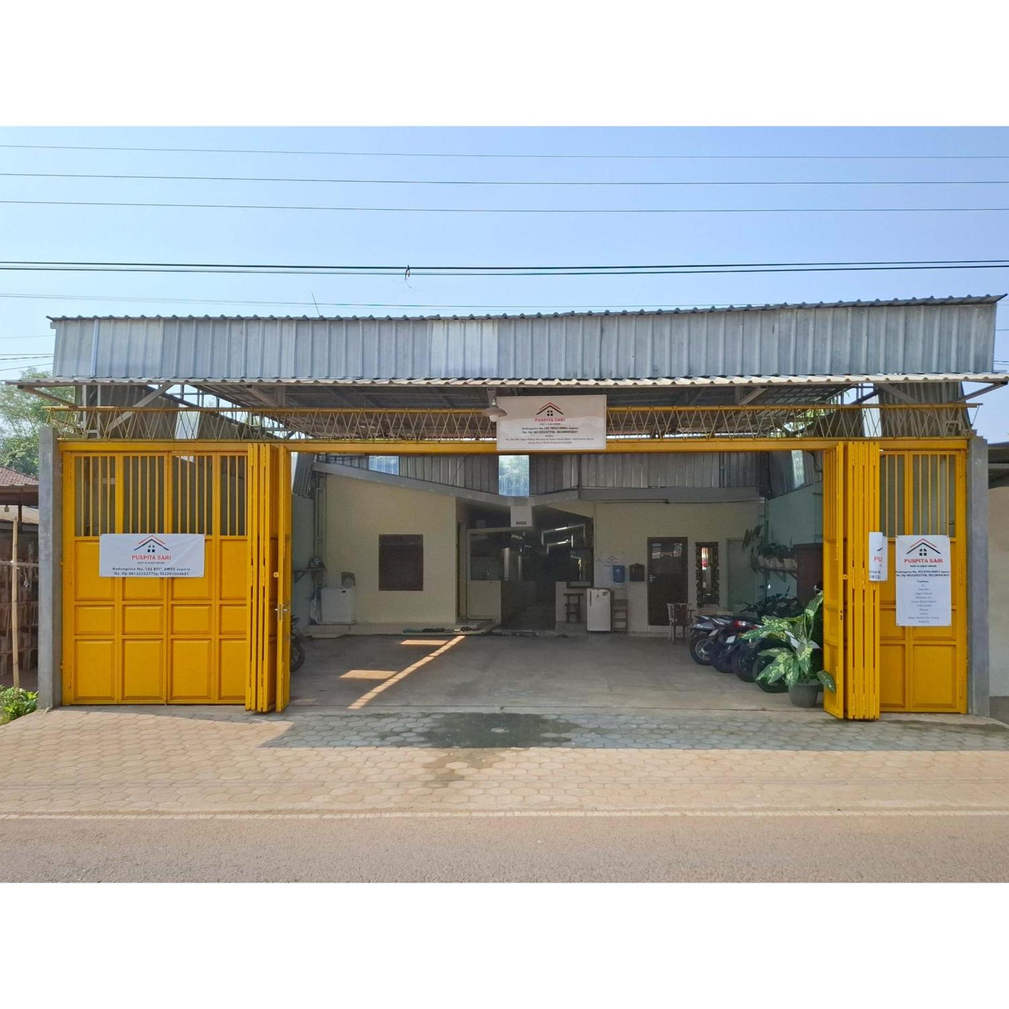 Reddoorz Near Alun Alun Jepara Kesembu Kültér fotó